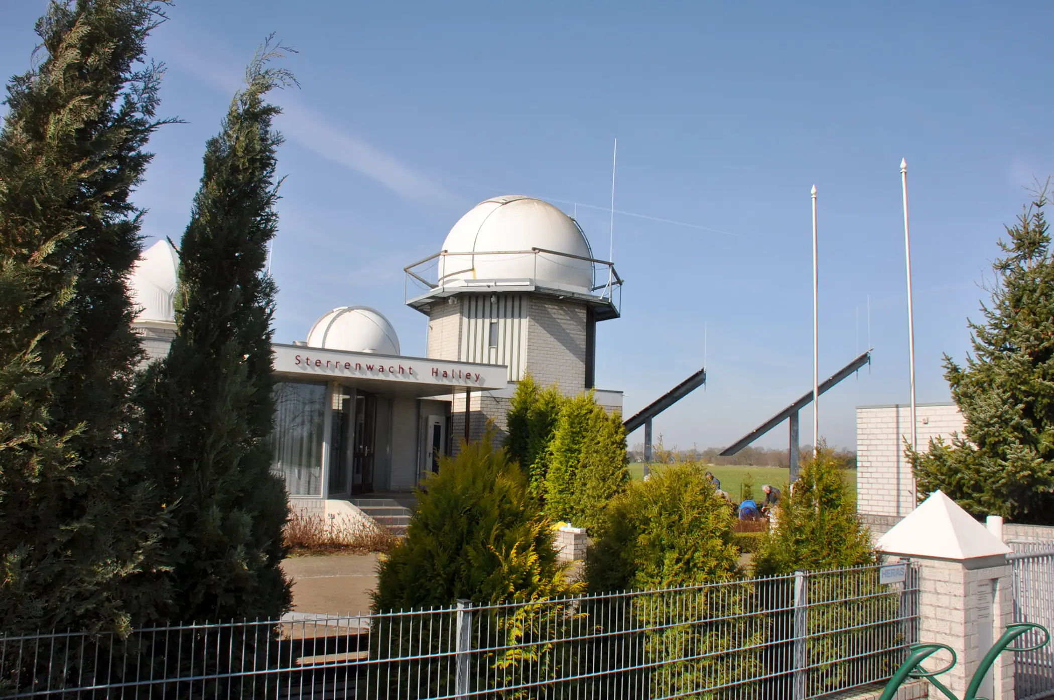 Over sterrenwacht Halley